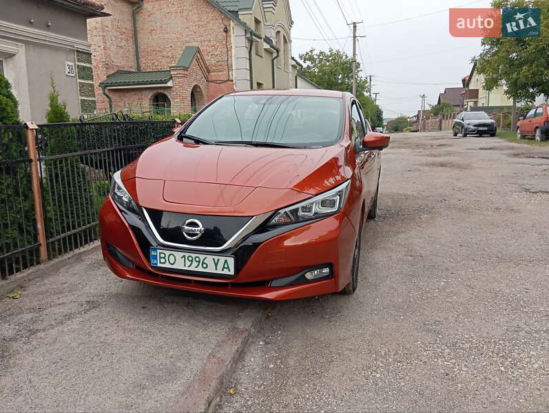 Хетчбек Nissan Leaf 2021 в Тернополі
