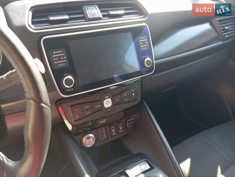 Хетчбек Nissan Leaf 2021 в Тернополі
