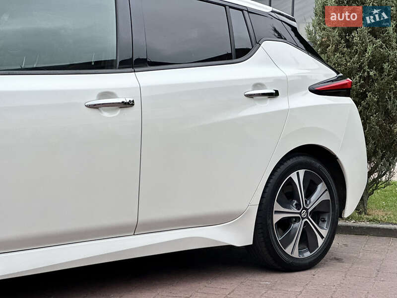 Хэтчбек Nissan Leaf 2018 в Стрые
