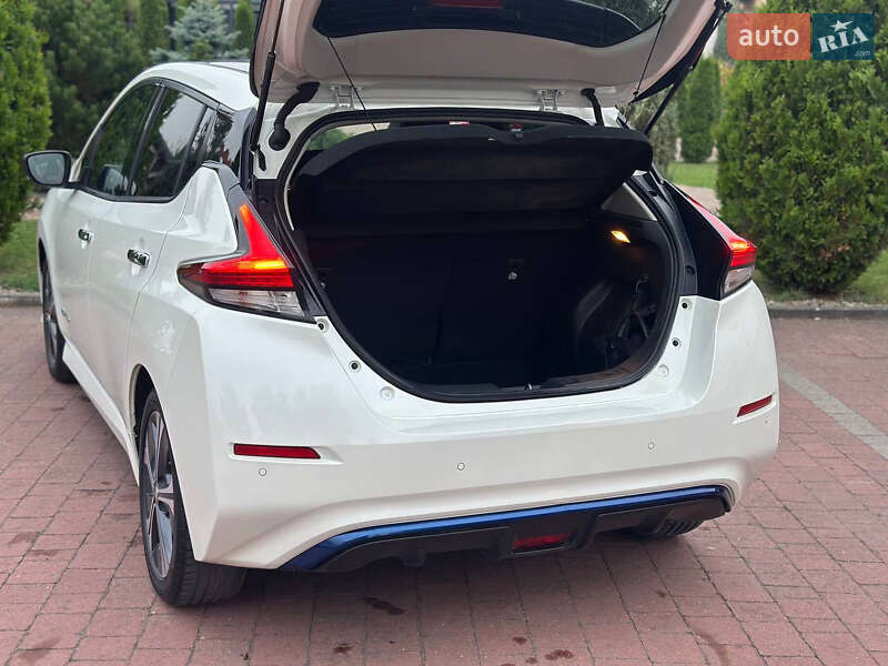 Хэтчбек Nissan Leaf 2018 в Стрые