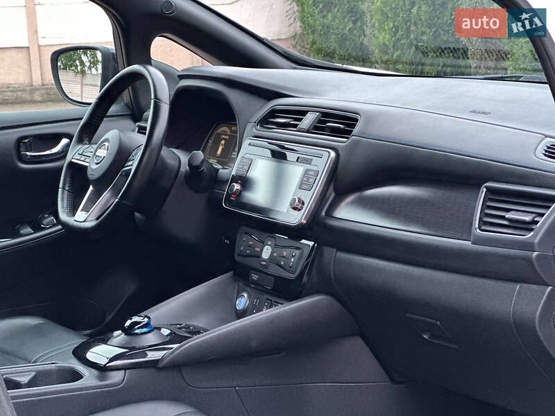 Хэтчбек Nissan Leaf 2018 в Стрые