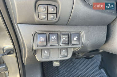 Хэтчбек Nissan Leaf 2014 в 