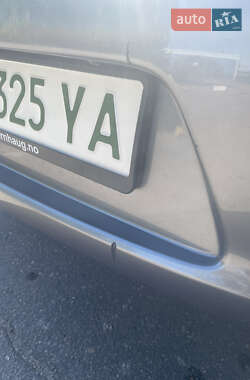 Хэтчбек Nissan Leaf 2014 в 