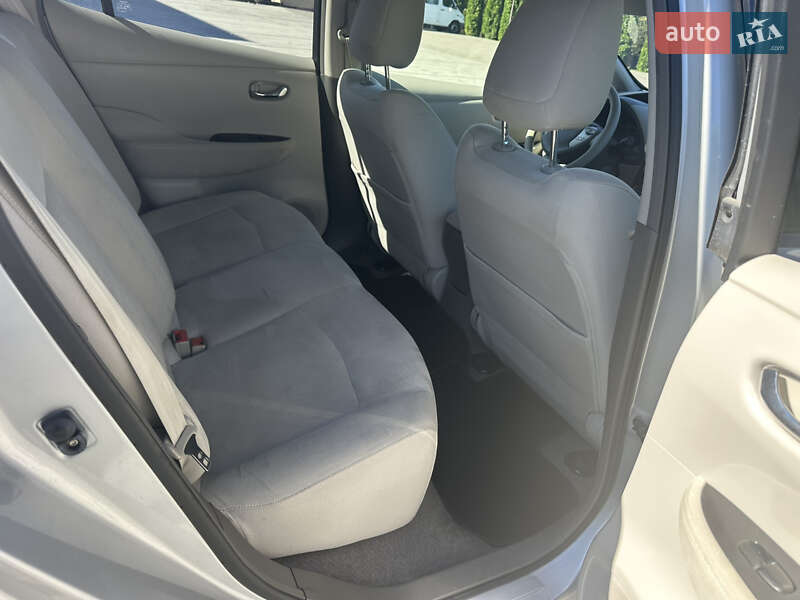 Хэтчбек Nissan Leaf 2011 в Луцке