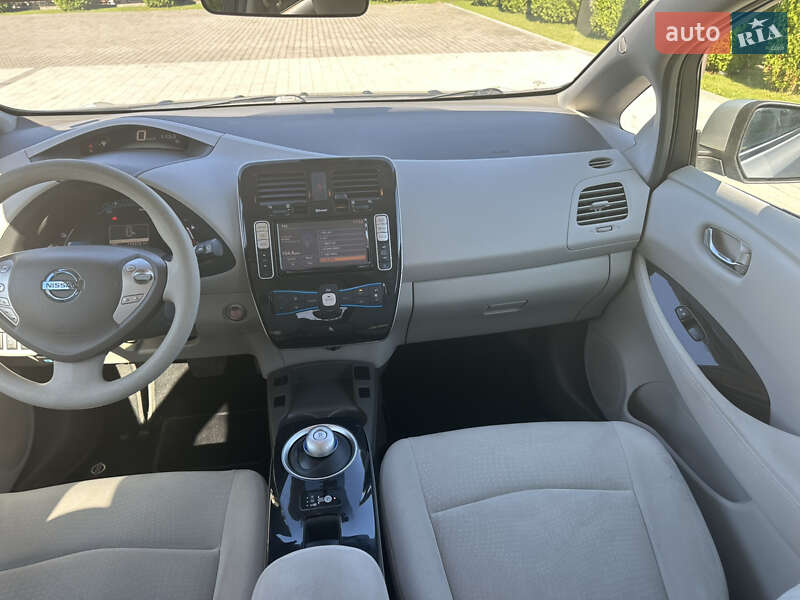 Хэтчбек Nissan Leaf 2011 в Луцке