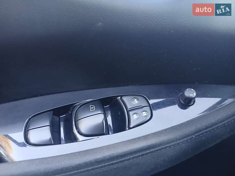 Хэтчбек Nissan Leaf 2016 в Чернигове фото 13 Хэтчбек Nissan Leaf 2016 в Чернигове