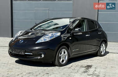 Хэтчбек Nissan Leaf 2016 в Городке