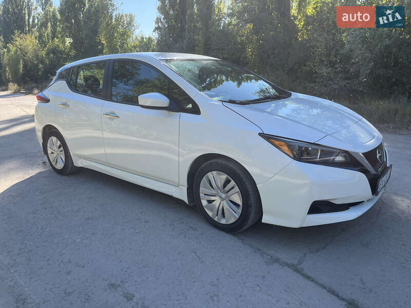 Хэтчбек Nissan Leaf 2018 в Каменец-Подольском