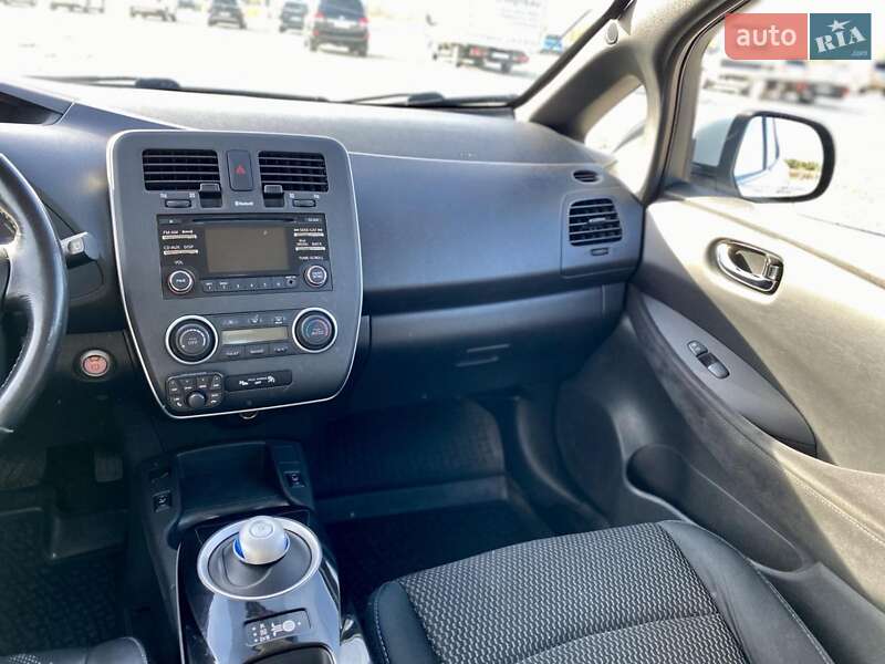 Хетчбек Nissan Leaf 2013 в Новояворівську фото 4 Хетчбек Nissan Leaf 2013 в Новояворівську