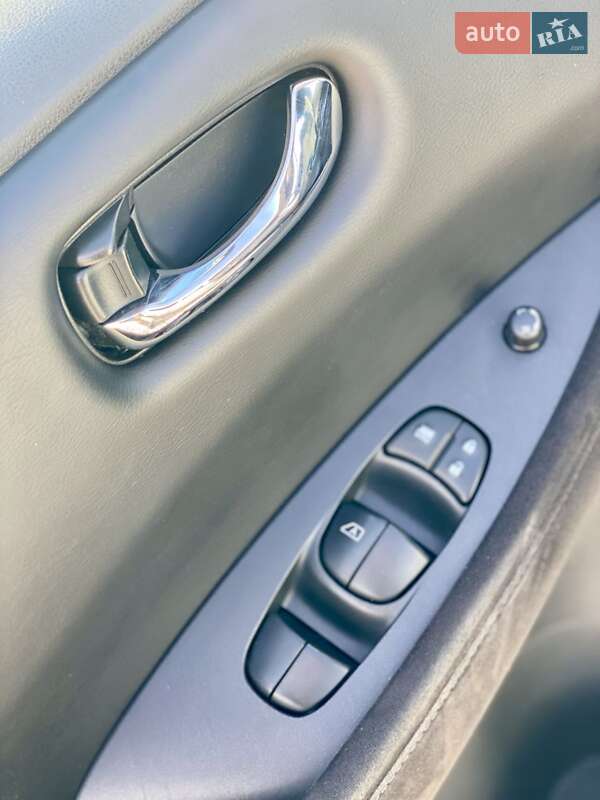 Хетчбек Nissan Leaf 2013 в Новояворівську фото 13 Хетчбек Nissan Leaf 2013 в Новояворівську