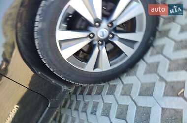 Хэтчбек Nissan Leaf 2013 в 