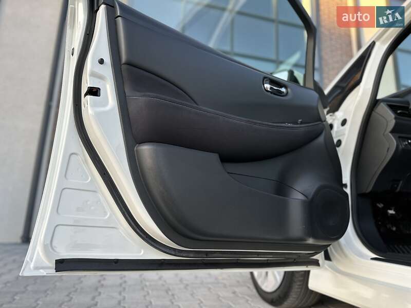 Хэтчбек Nissan Leaf 2019 в Тернополе