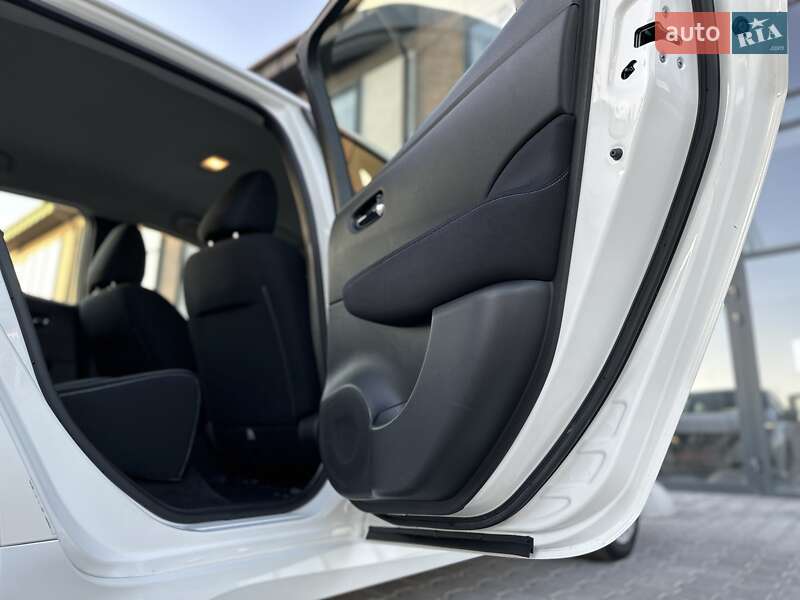 Хэтчбек Nissan Leaf 2019 в Тернополе