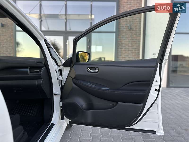 Хэтчбек Nissan Leaf 2019 в Тернополе