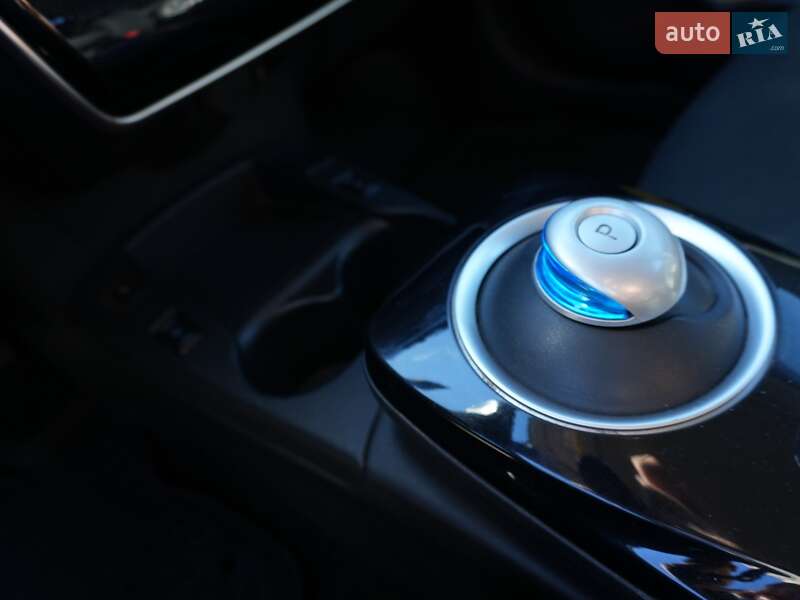 Хэтчбек Nissan Leaf 2017 в Ирпене