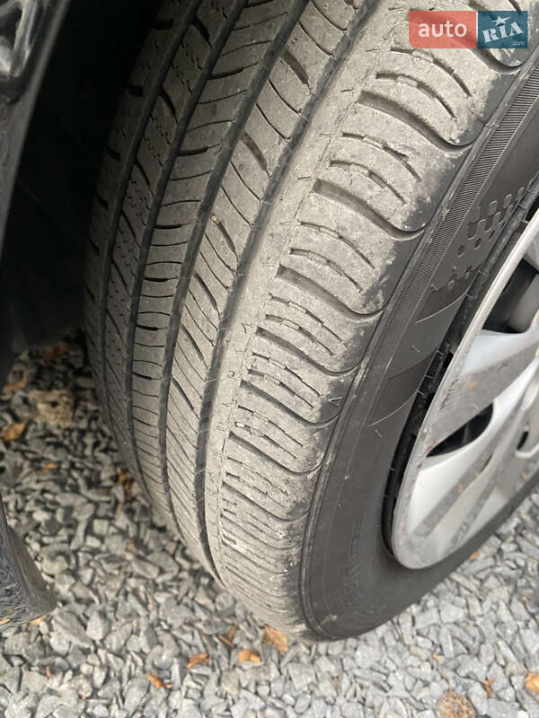 Хетчбек Nissan Leaf 2016 в Рівному