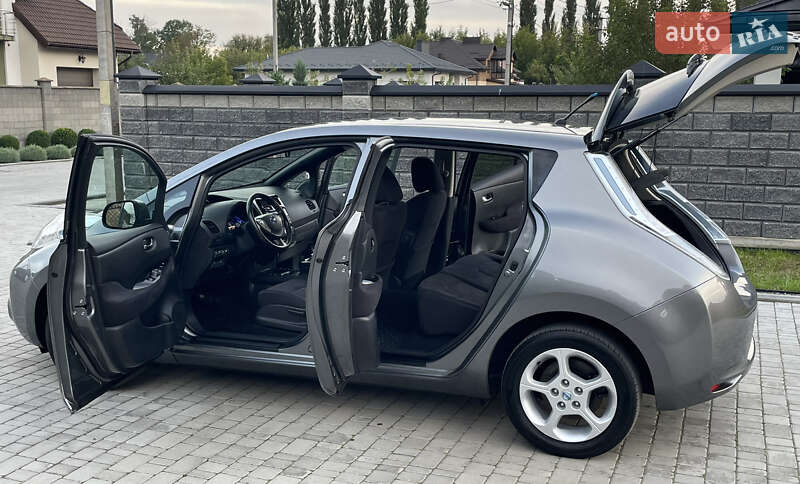 Хэтчбек Nissan Leaf 2014 в Ровно