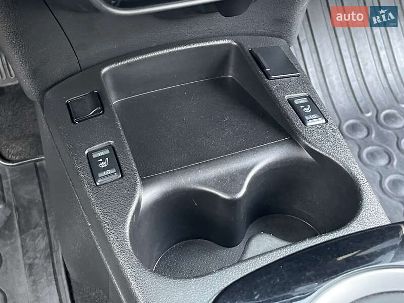 Хэтчбек Nissan Leaf 2014 в Ровно