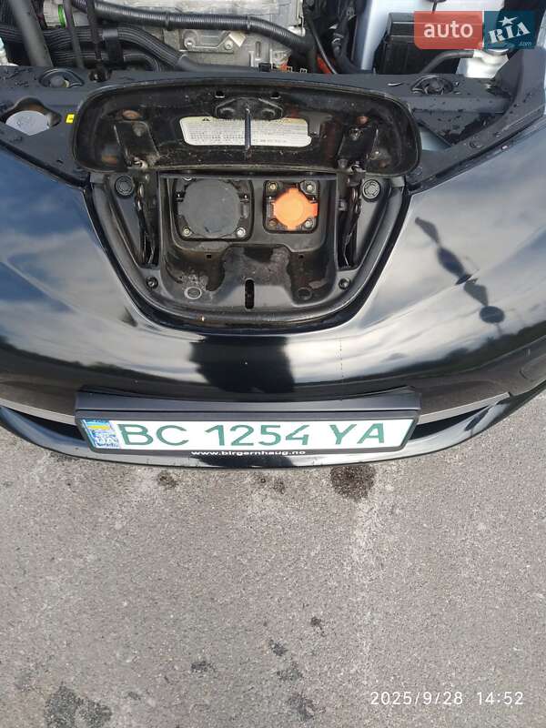 Хетчбек Nissan Leaf 2012 в Львові