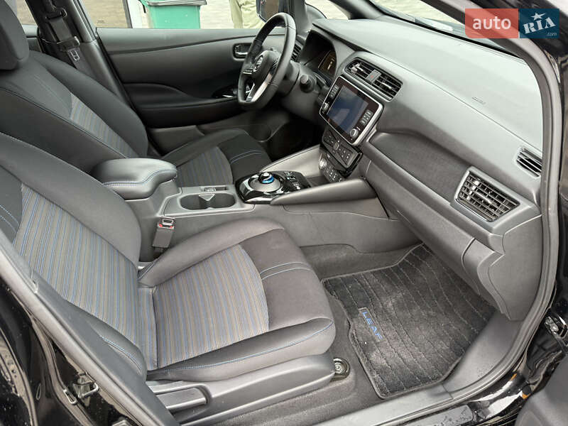 Хэтчбек Nissan Leaf 2021 в Полтаве