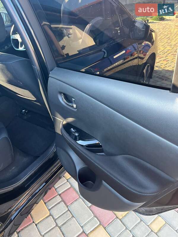 Хэтчбек Nissan Leaf 2018 в Белгороде-Днестровском фото 6 Хэтчбек Nissan Leaf 2018 в Белгороде-Днестровском