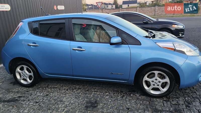 Хэтчбек Nissan Leaf 2013 в Киеве фото 3 Хэтчбек Nissan Leaf 2013 в Киеве
