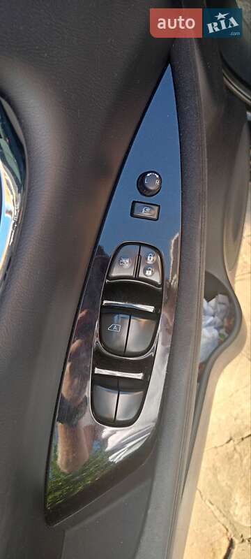 Хэтчбек Nissan Leaf 2014 в Одессе