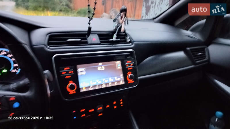 Хетчбек Nissan Leaf 2018 в Полтаві