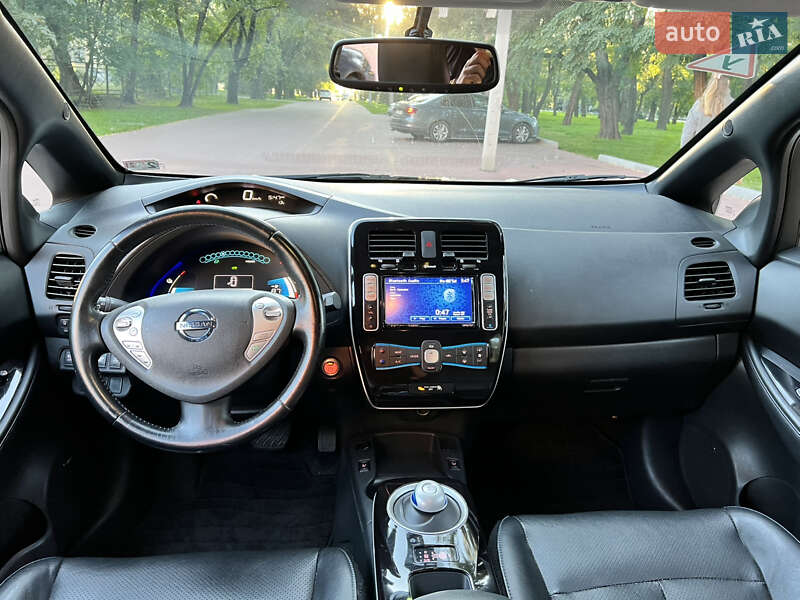 Хетчбек Nissan Leaf 2013 в Кременчуці