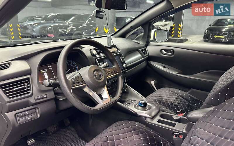 Хетчбек Nissan Leaf 2022 в Чернівцях