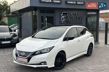 Хэтчбек Nissan Leaf 2018 в 