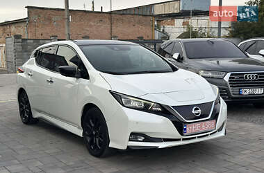 Хэтчбек Nissan Leaf 2018 в 