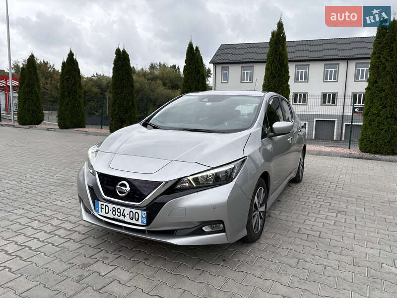 Хэтчбек Nissan Leaf 2019 в 