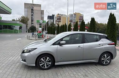 Хэтчбек Nissan Leaf 2019 в 