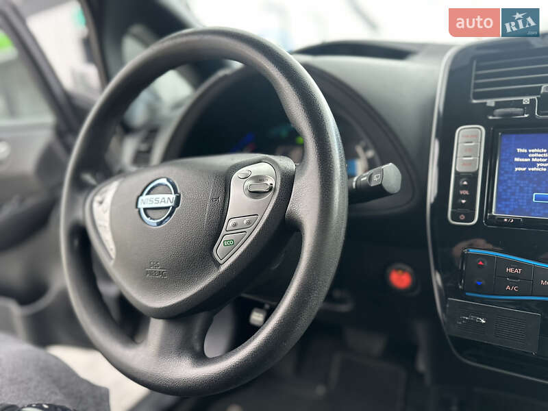 Хэтчбек Nissan Leaf 2013 в Владимире
