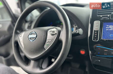Хетчбек Nissan Leaf 2013 в 