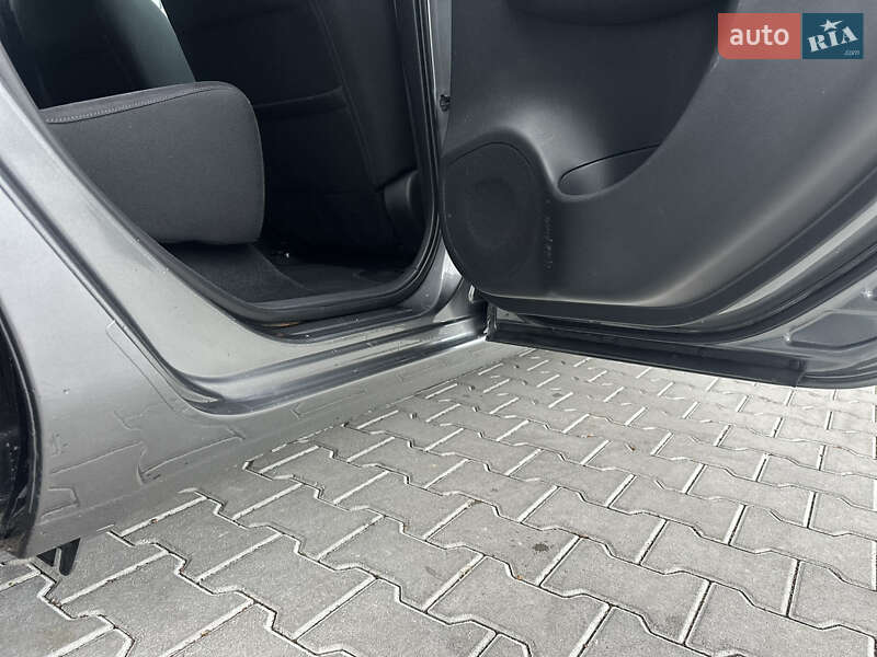 Хэтчбек Nissan Leaf 2013 в Владимире