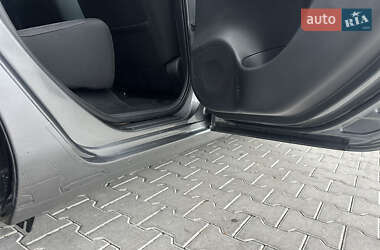 Хетчбек Nissan Leaf 2013 в 
