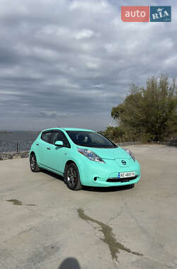Хэтчбек Nissan Leaf 2013 в Днепре