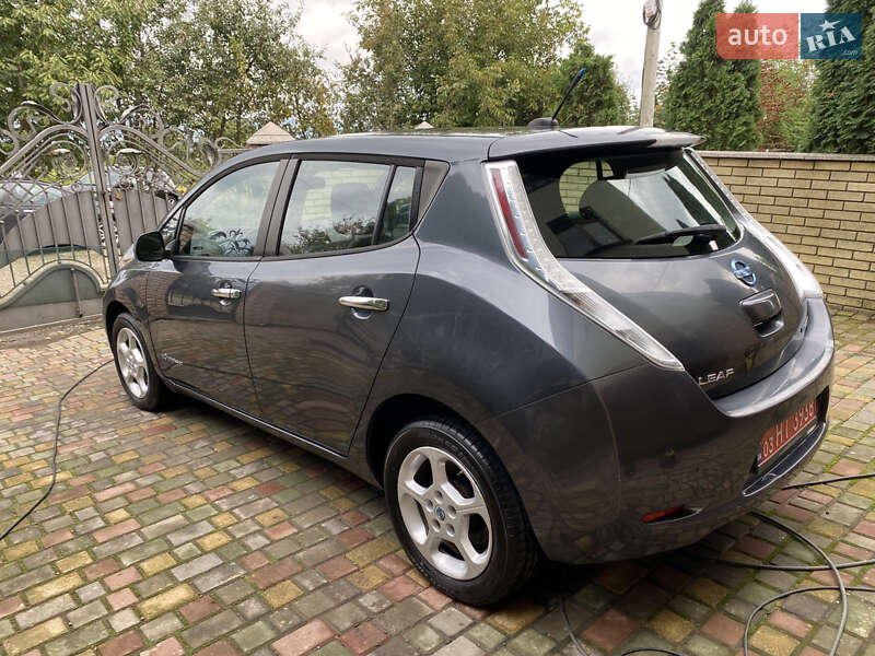 Хетчбек Nissan Leaf 2014 в Чернівцях