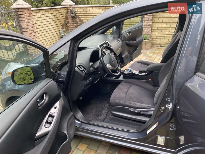 Хетчбек Nissan Leaf 2014 в Чернівцях