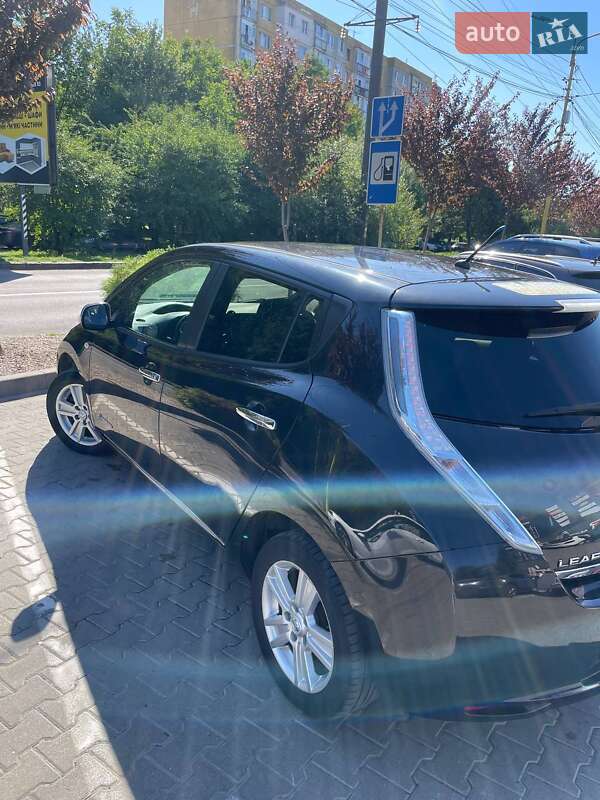 Хэтчбек Nissan Leaf 2013 в Ужгороде