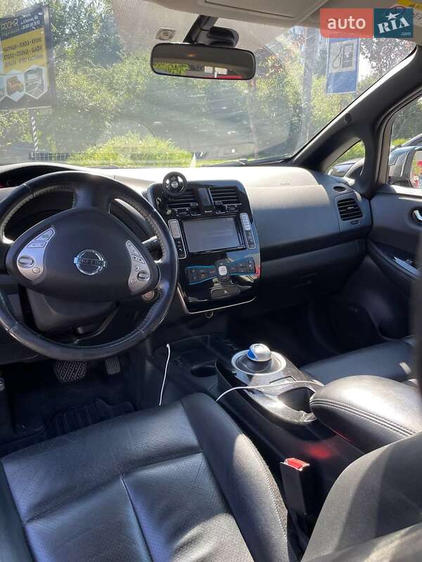 Хэтчбек Nissan Leaf 2013 в Ужгороде