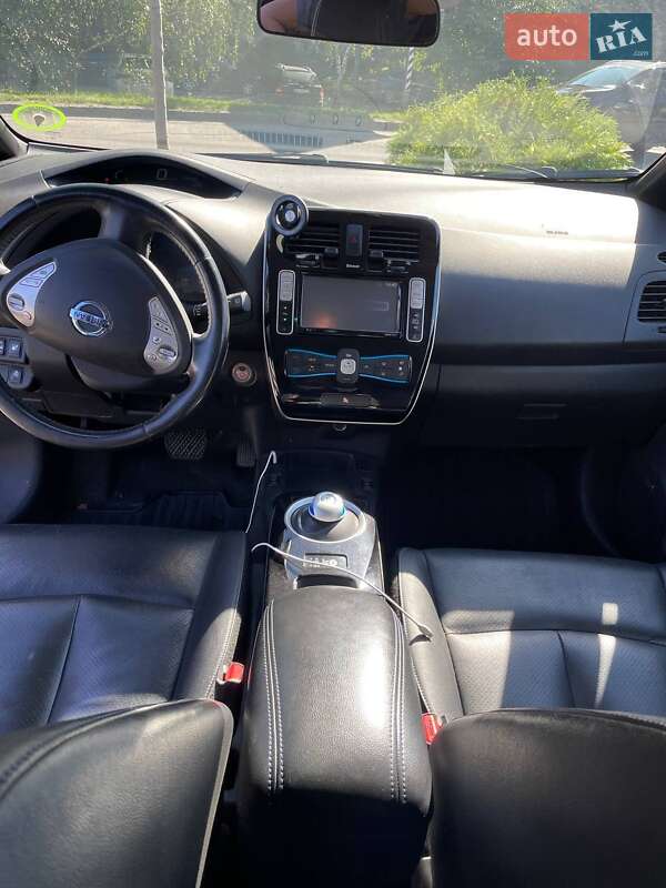 Хэтчбек Nissan Leaf 2013 в Ужгороде