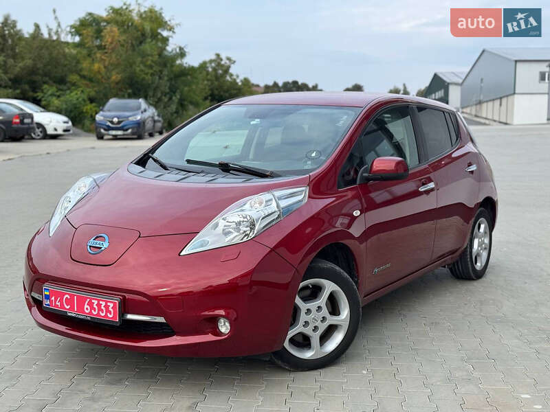 Хэтчбек Nissan Leaf 2014 в 