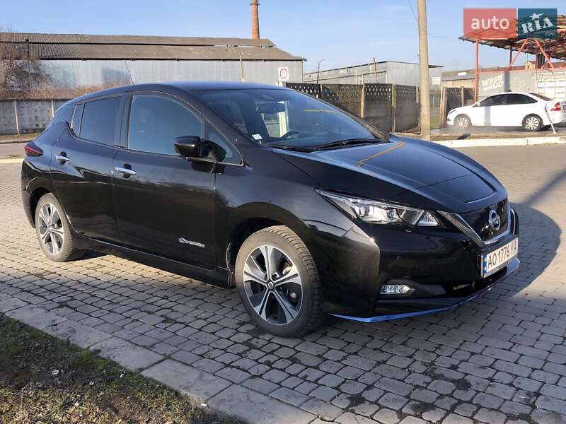 Хэтчбек Nissan Leaf 2020 в Мукачево