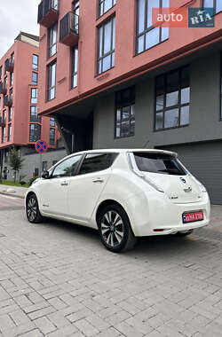 Хэтчбек Nissan Leaf 2013 в 