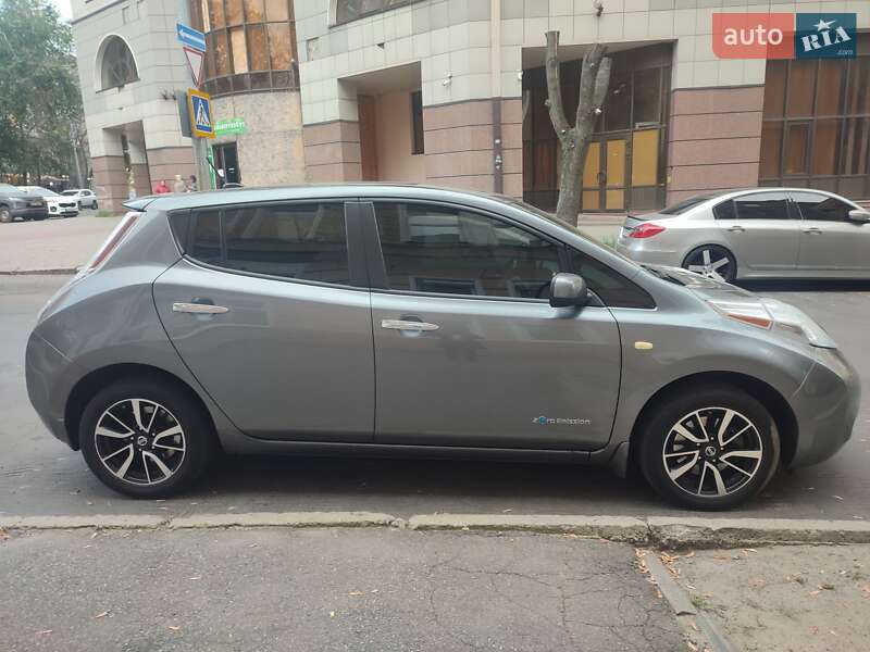 Хэтчбек Nissan Leaf 2014 в Харькове