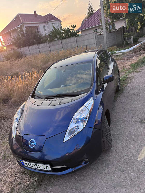 Хэтчбек Nissan Leaf 2016 в Одессе