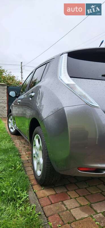 Хэтчбек Nissan Leaf 2014 в Ровно